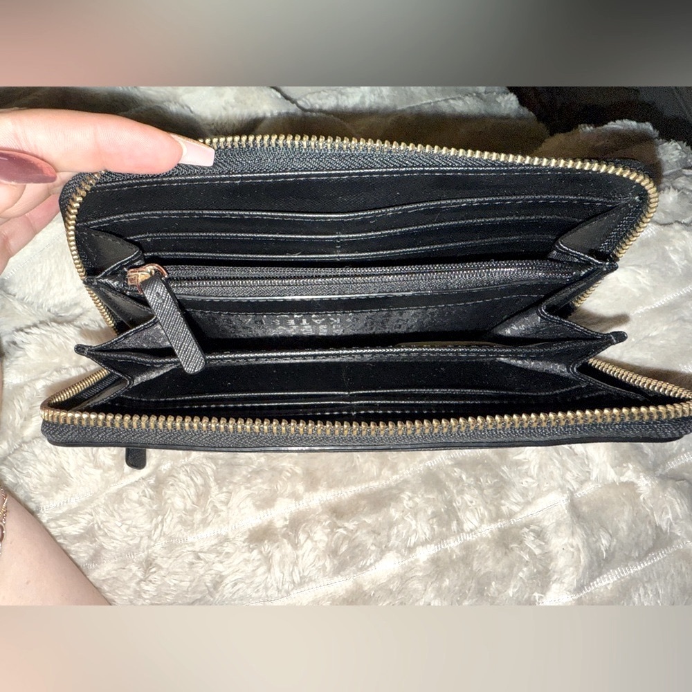 Kate Spade Wallet - Picture 5 of 5